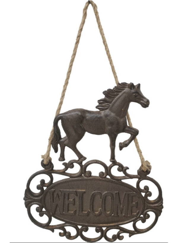 hanging-horse-welcome-sign